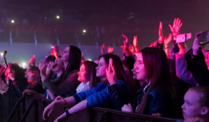Зрители на концерте в Барнауле  