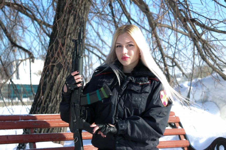 Прапорщик полиции с Урала Анна Храмцова названа самой красивой в Росгвардии. Прапорщик полиции с Урала Анна Храмцова названа самой красивой в Росгвардии.