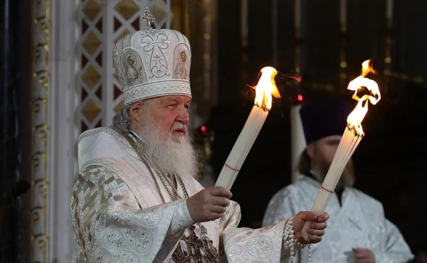 На пасхальном богослужении в храме Христа Спасителя.