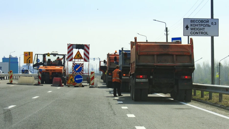 Ремонт дороги на Новом мосту в Барнауле. 8 мая 2019 года.