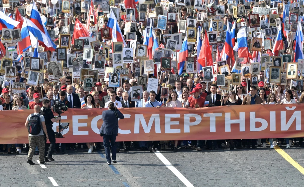 В соседов бессмертный полк