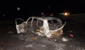 На бийской трассе после ДТП сгорел внедорожник.