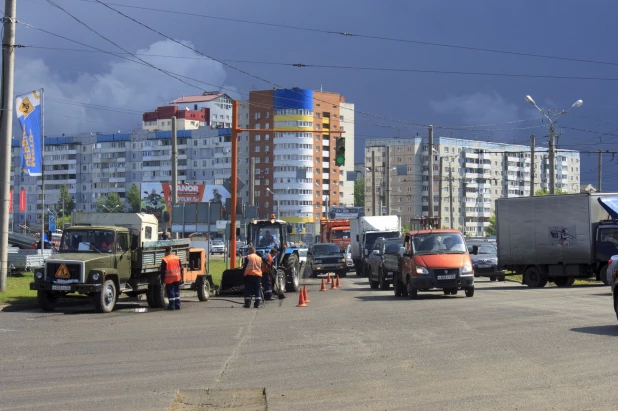 Ремонт дороги. Реконструкция улицы Попова.