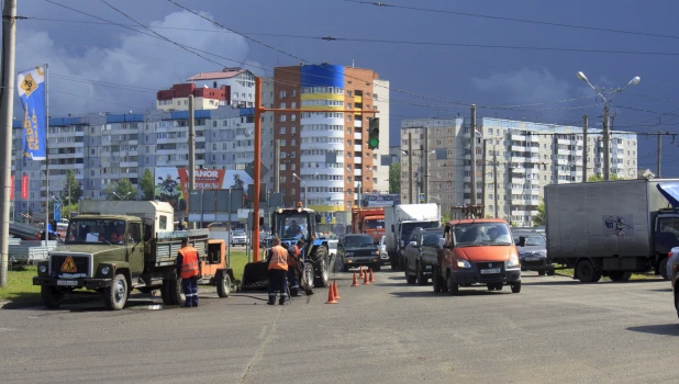 Ремонт дороги. Реконструкция улицы Попова.