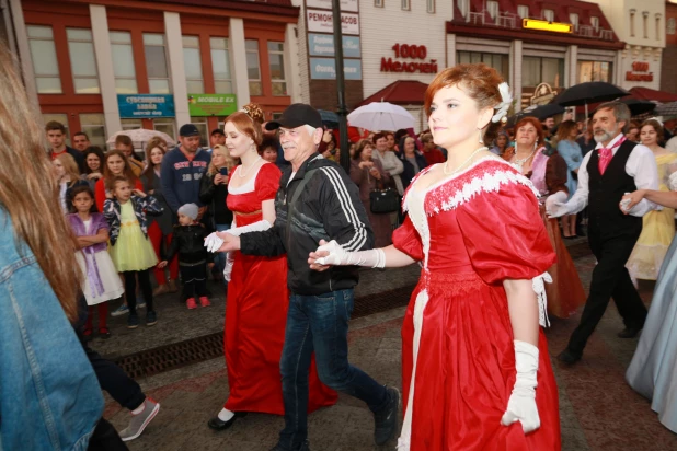 "Ночной бал" в Барнауле. 8 июня 2019 год. 