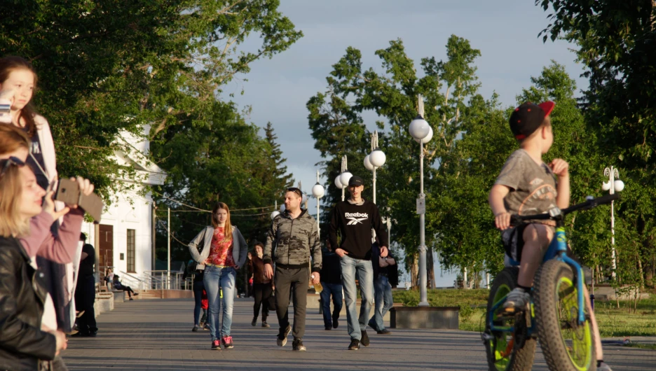 Барнаульская группа "Волны" выступила в Нагорном парке