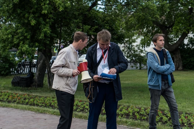 Митинг в защиту исторических памятников Барнаула.