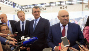 Губернатор Виктор Томенко (слева), Сергей Меняйло (в центре), Джамбулат Хатуов (справа) 