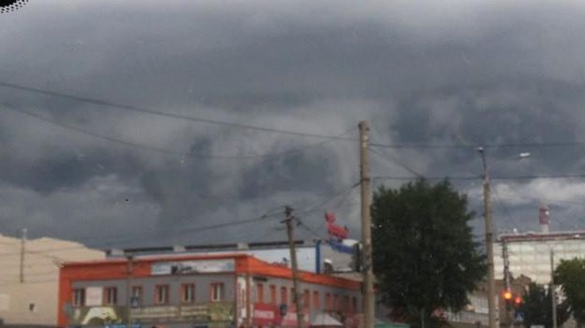 Макарова с. Стихи ветерок зимой. Страшная буря рвалась и свистела между колесами. Гроза в барнауле сейчас. Гроза в барнауле сейчас.