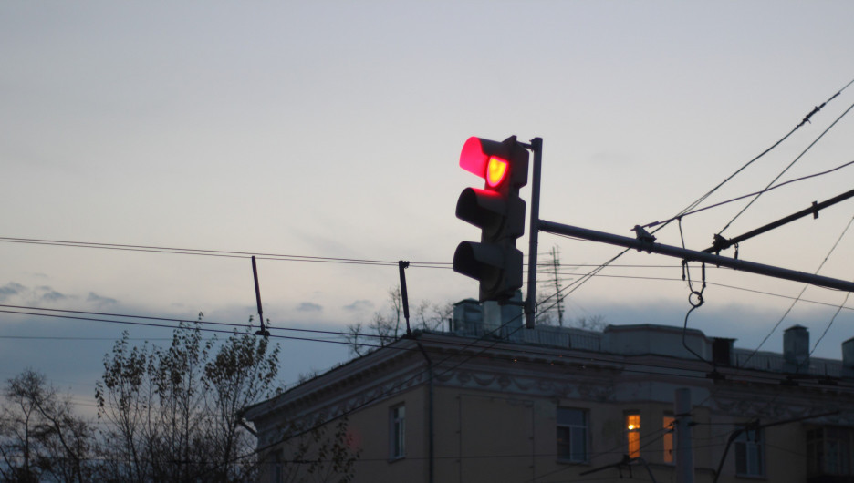 В Барнауле тестируют новый режим работы светофоров на одном перекрестке