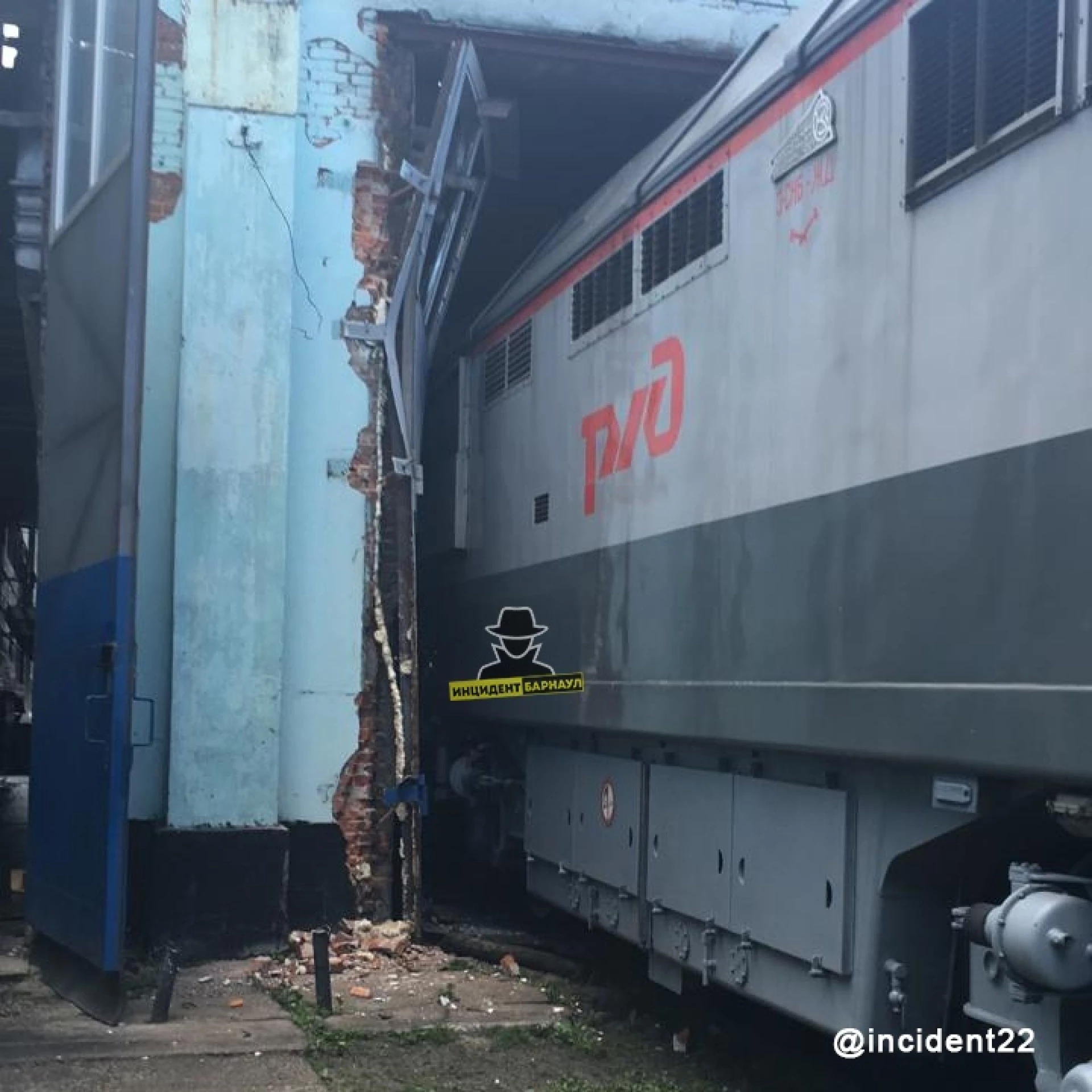 Комплекс ввода вывода локомотивов под низким напряжением. Комплекс ввода-вывода локомотивов из депо под низким напряжением. Приемка Локомотива из депо.