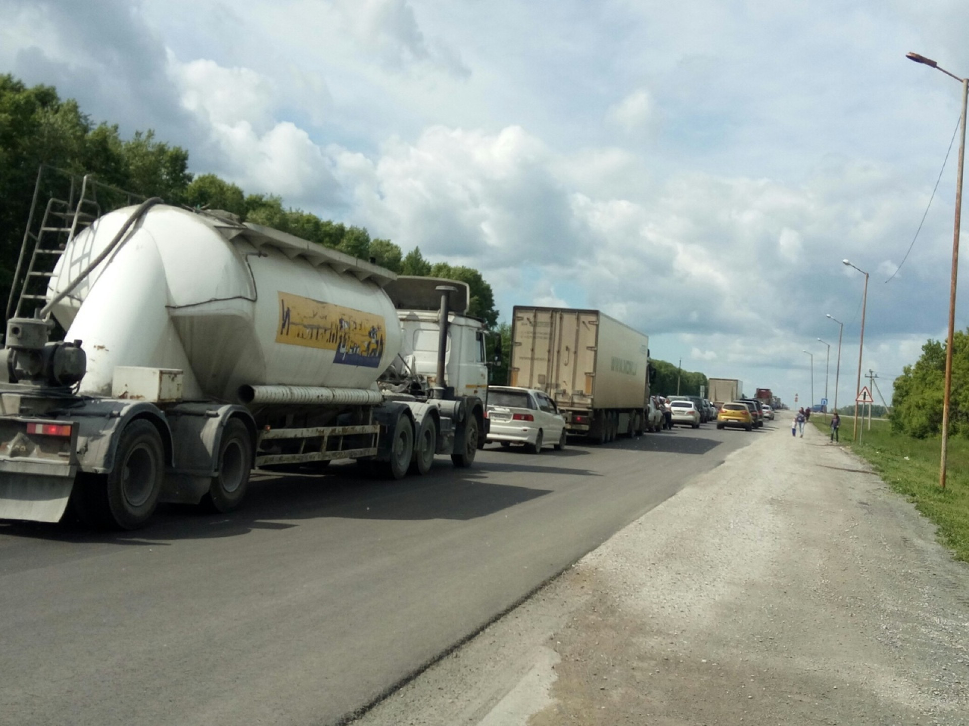 Авария на трассе барнаул тальменка. Дтп на трассе барнаул новосибирск. Новосибирск барнаул трасса новости. Что происходит на трассе барнаул новосибирск. Авария на трассе барнаул новосибирск 11 сентября.