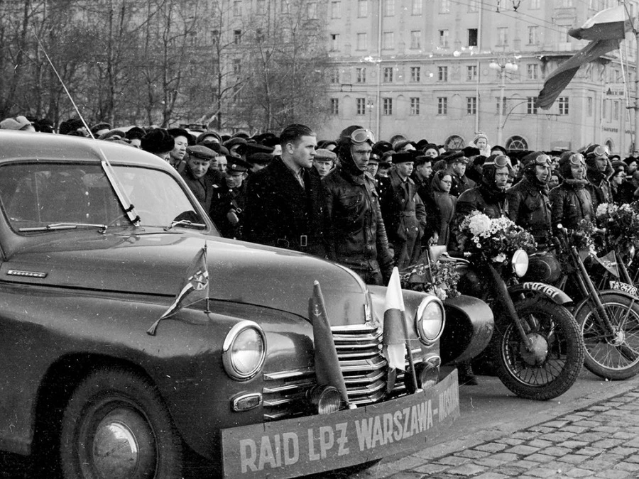 Участники мотопробега Москва – Варшава – Москва на трассе маршрута