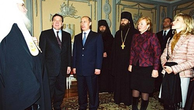 Владимир Путин с бывшей женой Людмилой, 2001 год, Троице-Сергиева лавра.