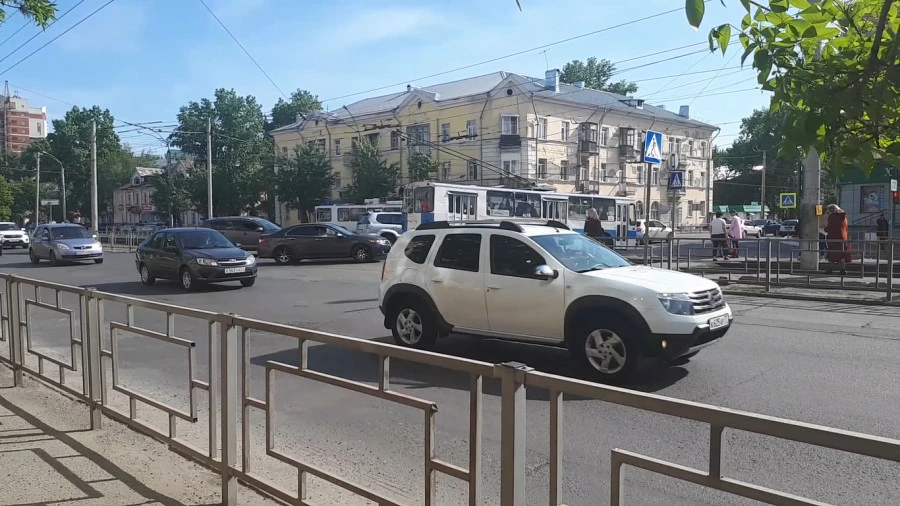 Пересечение Ленина -Матросова. Пересечение Ленина -Матросова.