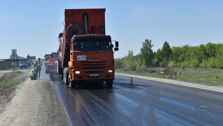 Как ремонтируют дороги Барнаула и улучшают их безопасность.