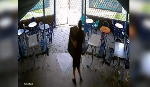 На месте преступления.