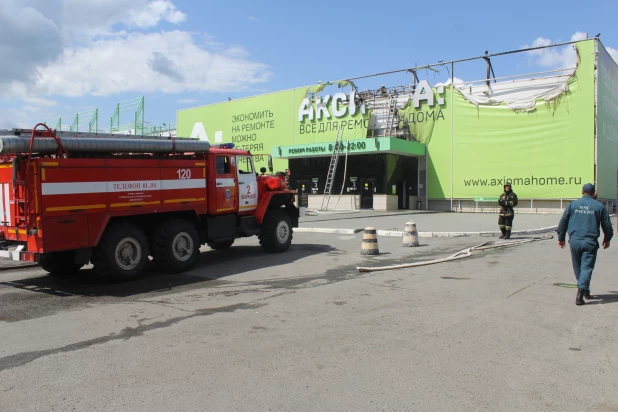 Супермаркет "Аксиома" после пожара.