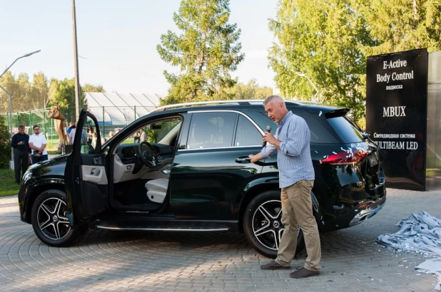 Презентация премиального внедорожника Mercedes-Benz.