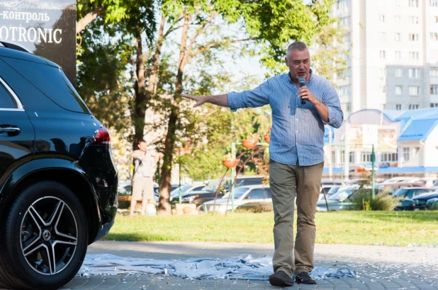 Презентация премиального внедорожника Mercedes-Benz.