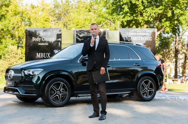 Презентация премиального внедорожника Mercedes-Benz.