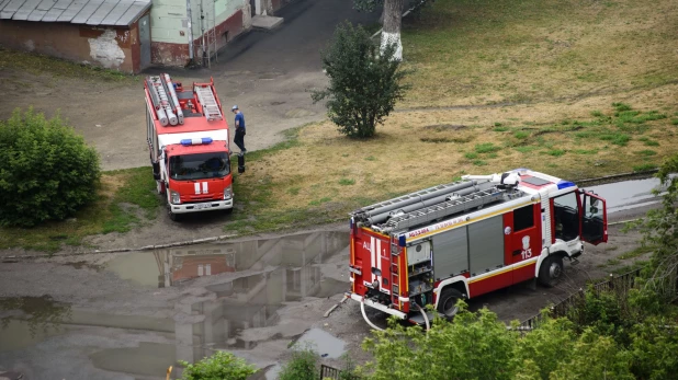 В Барнауле сгорело здание старой музыкальной школы.