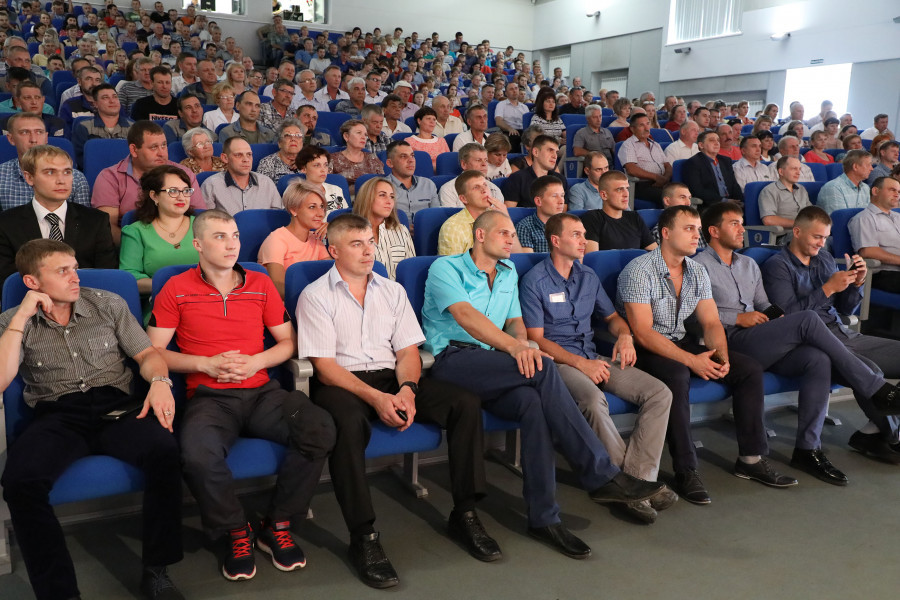 Работники Алтай-Кокса удостоены высоких наград.