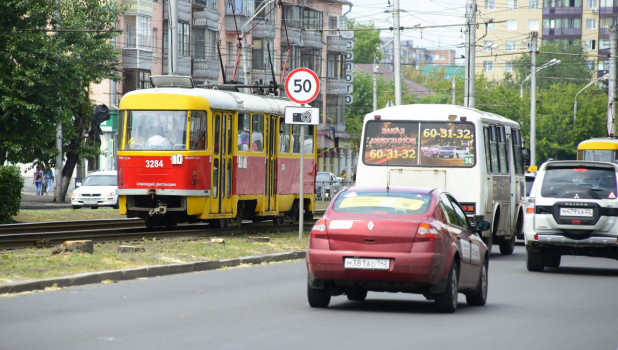 Проспект Ленина. Автомобили, трамвай.