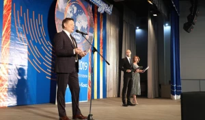 Алтай-Кокс награждает работников к Дню металлурга.