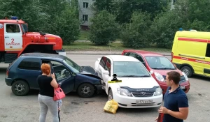 ДТП на ул. Взлетная в Барнауле.