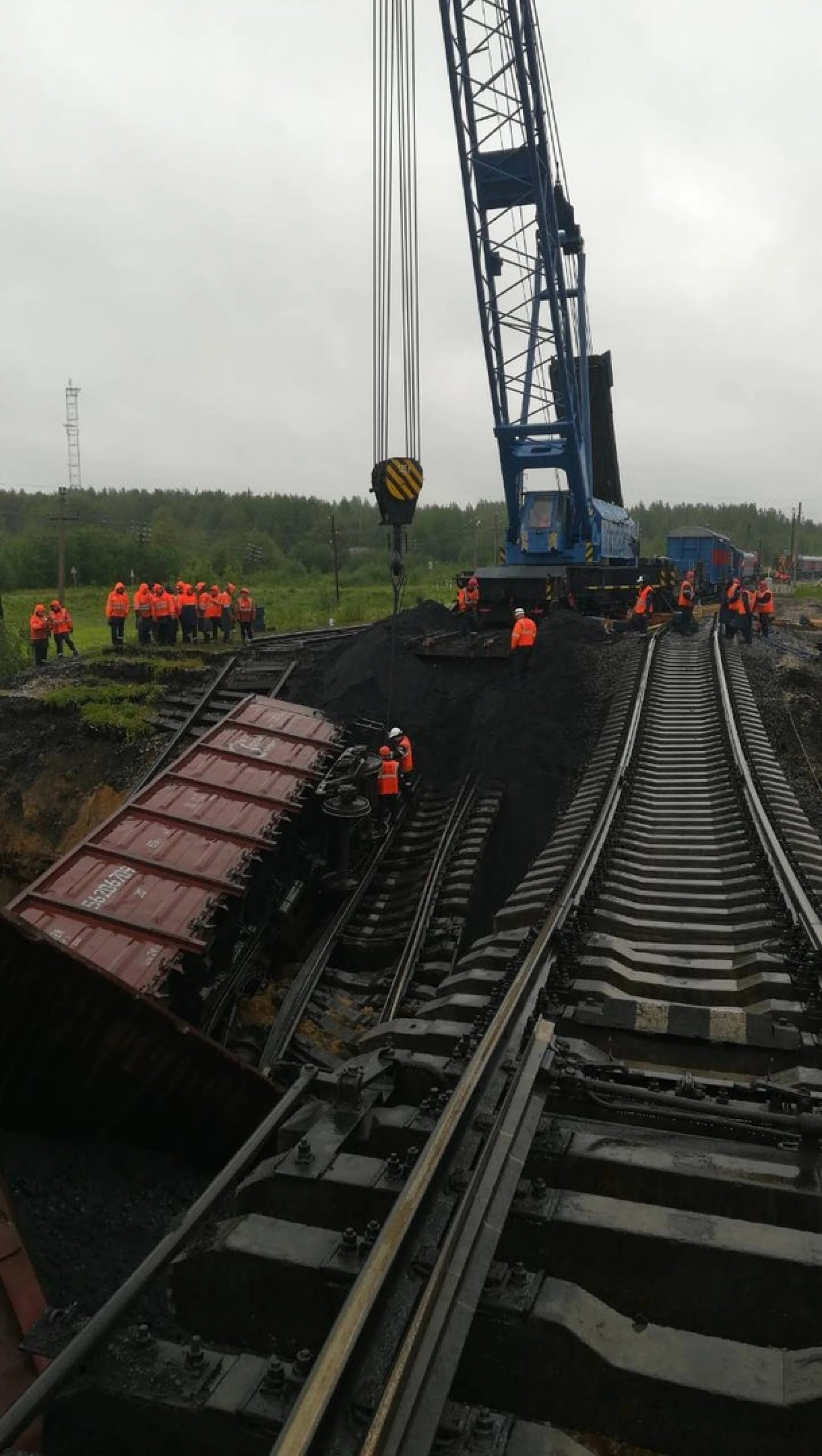 Где в коми поезд сошел с рельс. Сосногорская дистанция пути. ПЧМ Сосногорск. ЧС В Сосногорске. Станция Ираель.