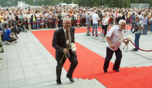 Звездные гости Шукшинского фестиваля-2019 прошли по красной дорожке.
