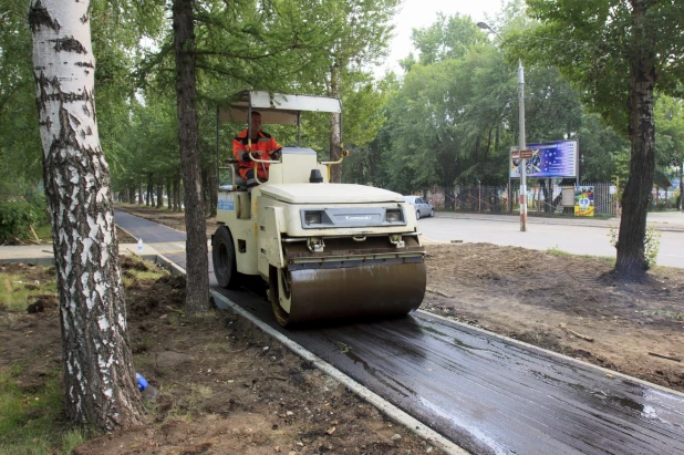 Благоустройство аллеи на улице Георгия Исакова.