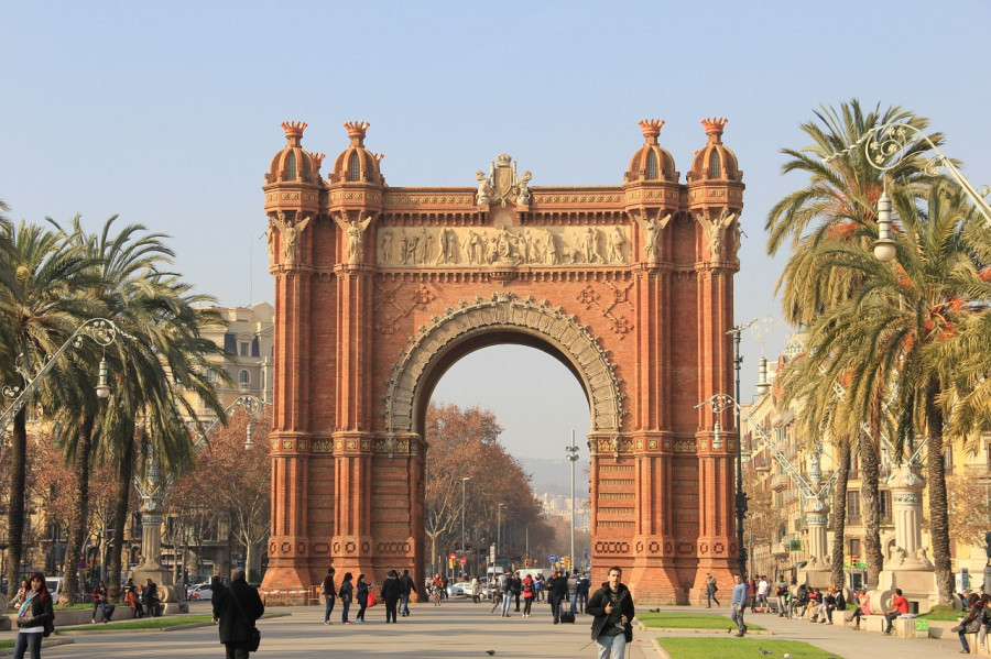 Триумфальная арка в Барселоне 