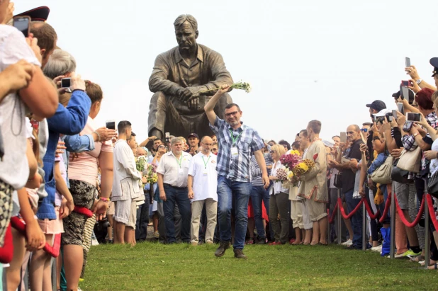 Гости Шукшинского фестиваля на Пикете.