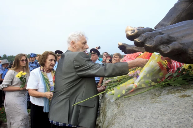 Гости Шукшинского фестиваля на Пикете.