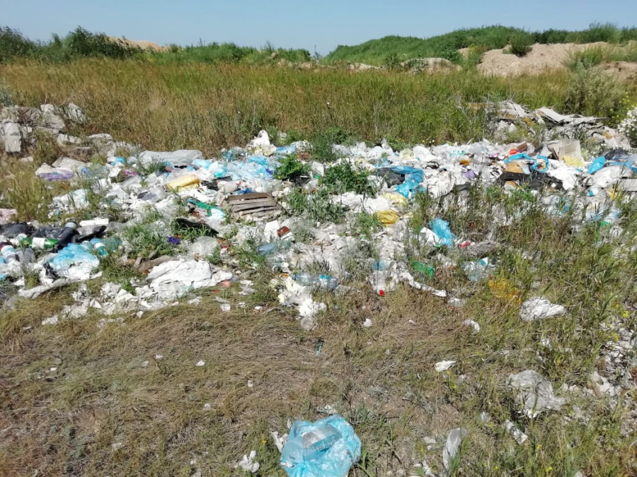 Полигон жидких отходов и свалка в Усть-Калманке.
