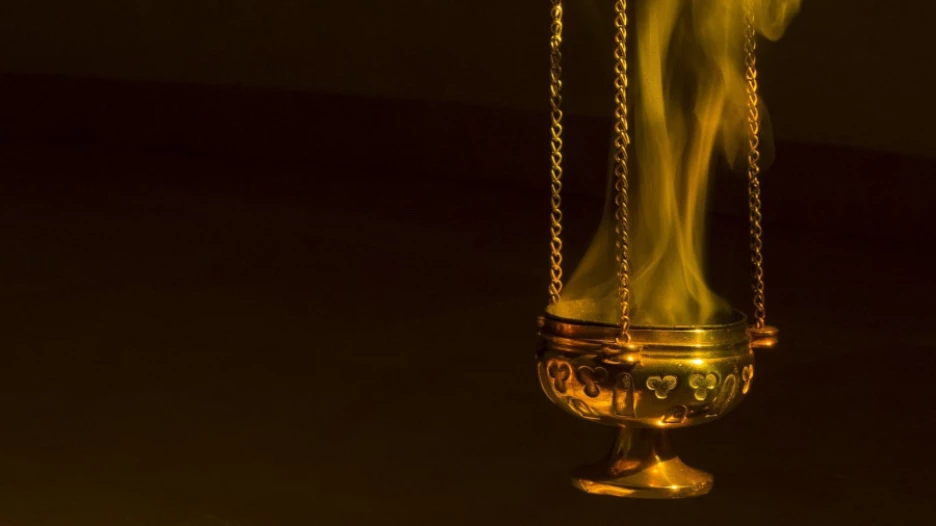 Церковь. Религия. Кадило