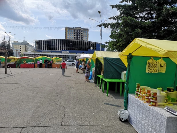 Медовая ярмарка в Барнауле 2019 год. 