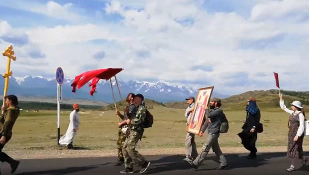 Крестный ход в Республике Алтай.