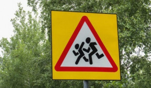 Дорожный знак "Осторожно, дети!"