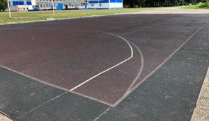 Спортивная площадка на стадионе "Юность" в Заринске.