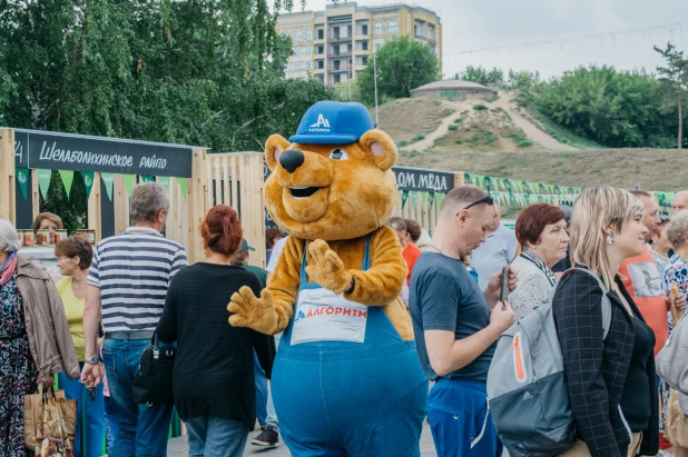 Фестиваль фермерской еды "Свое" в Барнауле