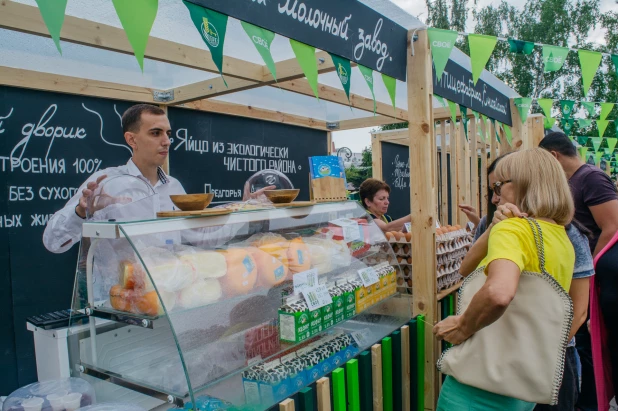 Фестиваль фермерской еды "Свое" в Барнауле