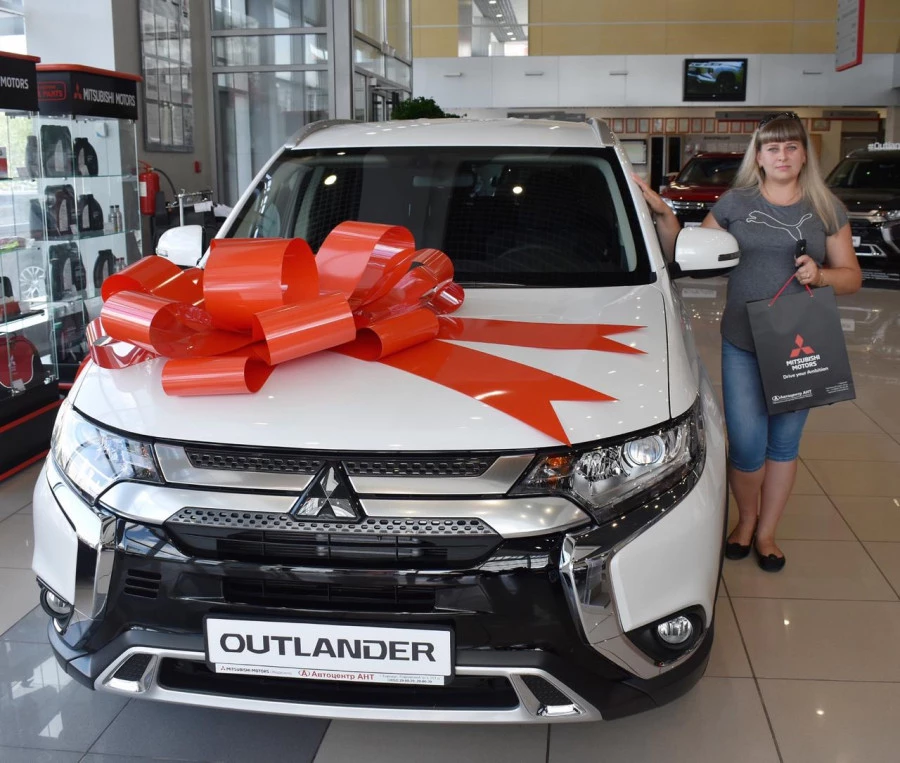 Юбилейный Mitsubishi Outlander был продан в Барнауле.