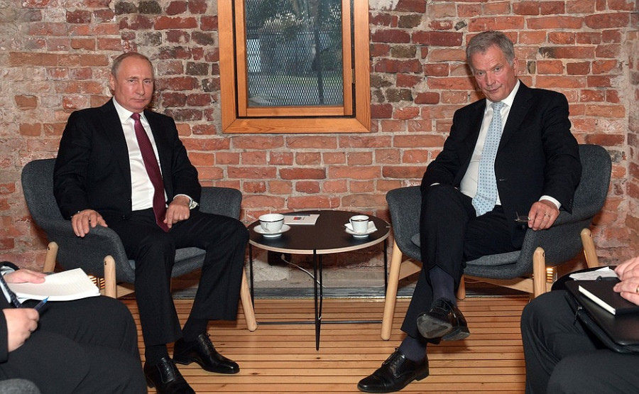 Российский и финский лидеры Владимир Путин и Саули Ниинистё.
