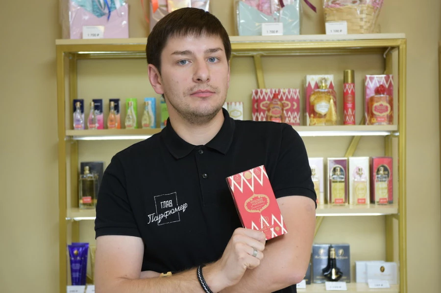 Игорь Шиповалов, владелец магазина ретропарфюмерии &quot;Главпарфюмер&quot;.