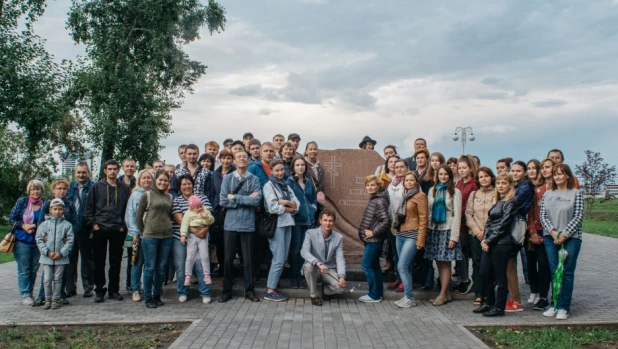 Экскурсия по старым кладбищам Барнаула