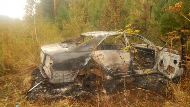 Сгоревшая Toyota Camry.