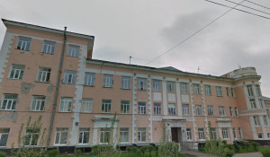 Здание поликлиники на пр. Калинина, 16.